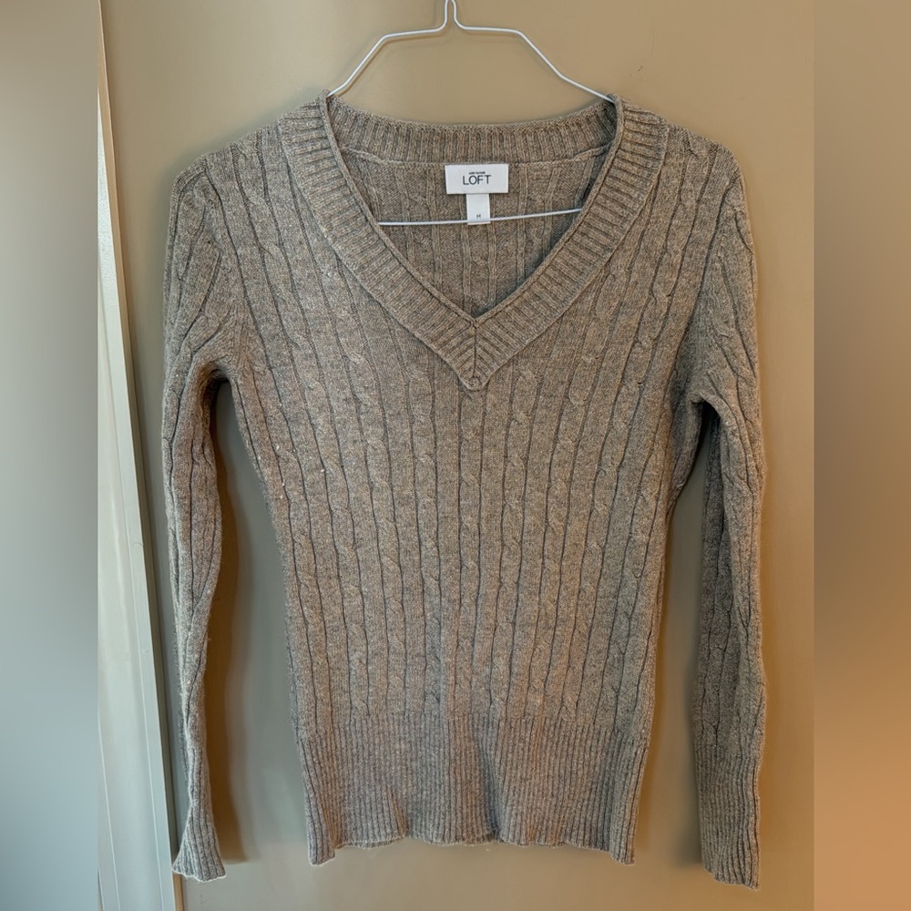Ann Taylor LOFT EUC Sweater. Soft gold shimmer.